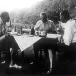Walter Spies mit Freunden am Bratansee/Bali: Ernesto Visconti Venestra, Peter van Wülfften-Palthe, 1935